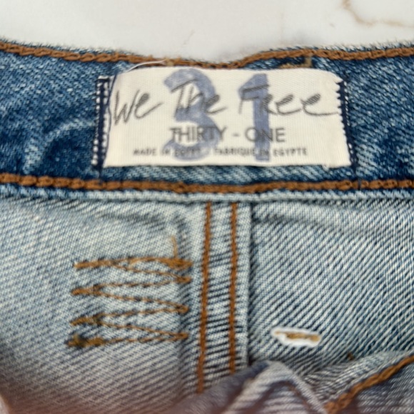 We free 31 Jean shorts - Picture 2 of 4